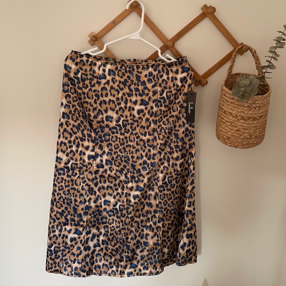 Lulus | Leopard Print Satin Midi Skirt - Picture 1 of 3